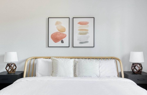 Mar Vista Apartment | Sunlit Mar Vista 2BR w/ W/D, nr restaurants & shops, by Blueground