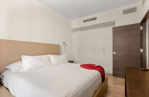 Hollywood Resort | Sunny and Modern 1/1 + Rooftop & pool on the ocean