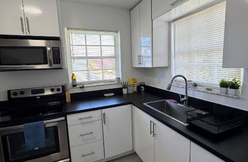 The Roads Apartment | Sunny Apt nestled in Little Havana/Brickell
