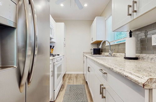 Victoria Park Cottage | Sunny Fort Lauderdale Cottage with Private Pool Near the Beach