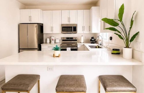 Middle River Terrace House | Sunny Ft Laud Getaway Entire Duplex Sleeps 15 Near Beaches Las Olas Downtown