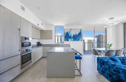 Hallandale Beach Condo | Sunny Isles Splendor: 2BD/2BA Apartment on a High Floor!