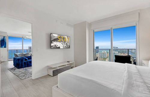 Hallandale Beach Condo | Sunny Isles Splendor: 2BD/2BA Apartment on a High Floor!