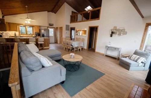 Sea Scape Cottage | Sunny with a chance of Golfballs