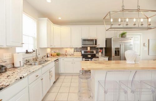 Dam Neck House | Sunrise Inlet Views 4BD Quick Walk to Beach