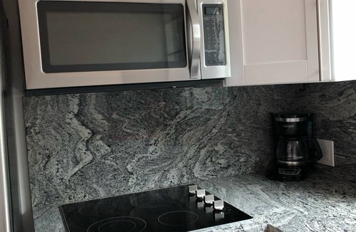 Royal Poinciana Condo | Sunrise @The Oasis in Hollywood, FL (2 miles to the beach)