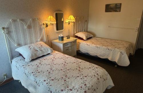 Lakeside Hotel | Sunrise Vista Inn