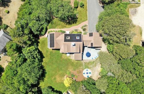 Eastham House | Sunroom Mins to Beaches Views of Marsh