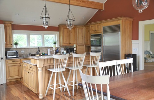 Yarmouth Port House | SUNSET BAY VILLA Backyard Sunsets, Kayaks, Bikes, HotTub, NatureTrails, Fire Pit