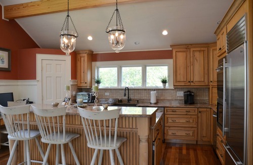 Yarmouth Port House | SUNSET BAY VILLA Backyard Sunsets, Kayaks, Bikes, HotTub, NatureTrails, Fire Pit