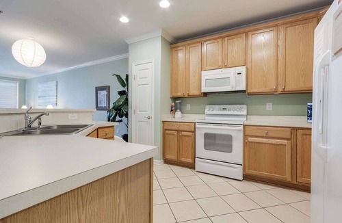 Sunset Island Condo | Sunset Island 2 Fountain Dr 2E