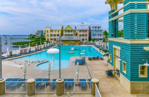 Sunset Island House | Sunset Island - 3 Canal Side Mews