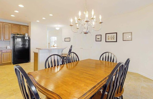 Sunset Island Condo | Sunset Island Condo w/AC, Private W/D, Free WiFi, Shared Pools - Walk to Beach