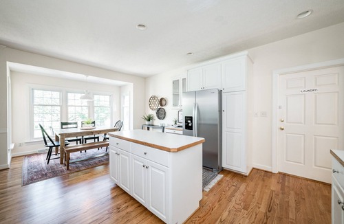 Forest House | Sunset Mountain Views, Spacious, and Close to it All