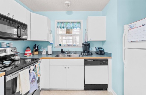 Colington Condo | Sunset Retreat 2 Bedroom Pet-Friendly Condo at Oyster Point