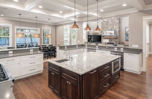 Bumpass House | Sunset Shores - Luxury by B. Michael`s Escapes