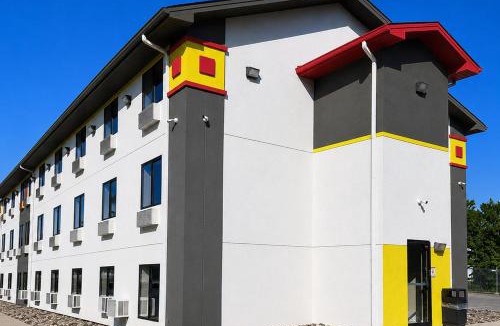 California Hotel | Super 8 by Wyndham Lexington Park/California Area