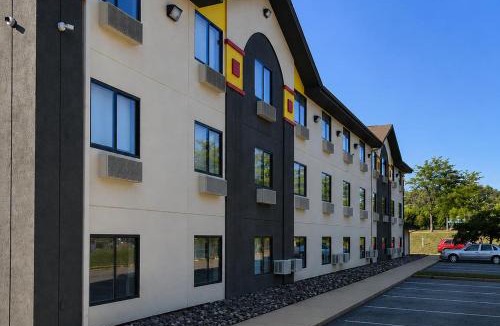 California Hotel | Super 8 by Wyndham Lexington Park/California Area
