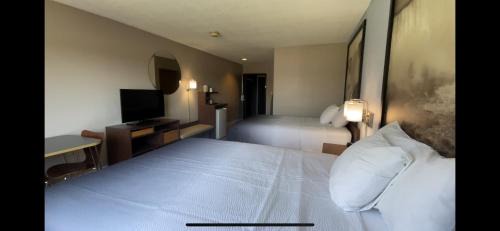 Niagara Falls Hotel | Super 8 by Wyndham Niagara Falls