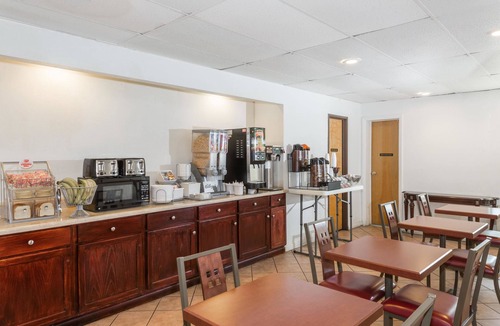 Harbor Village Hotel | Super 8 by Wyndham Pompano Beach