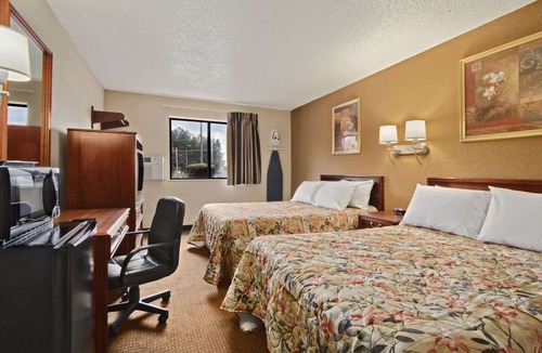 Mosby Hotel | Super 8 by Wyndham Richmond Airport VA