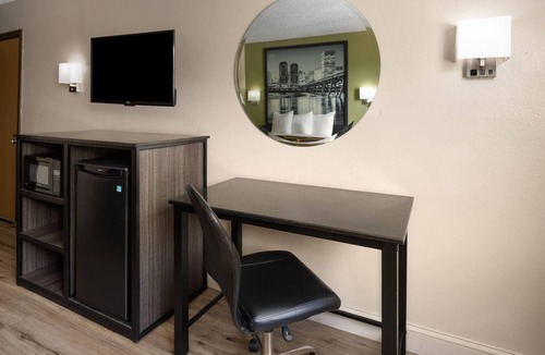 North Chesterfield Hotel | Super 8 by Wyndham Richmond Midlothian Turnpike