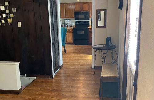 Ambridge House | Super Clean 2-Queen House: Huge Private Deck, Near PIT, Stadiums & Museums