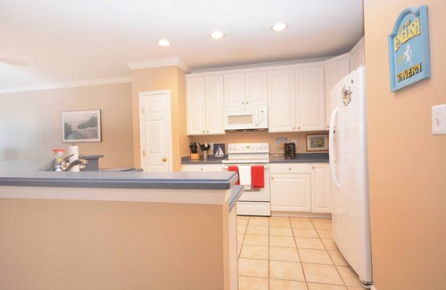 Sunset Island Condo | Super Luxury 3 Bedroom Condo With WiFi In Gated Community On Bayside With Indoor/Outdoor Pools, Private Beaches, Restaurant, And More Just Ten Minutes From Beach!