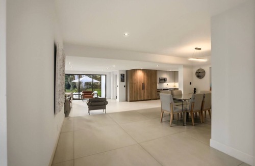 Golden Glades House | Superb Miami 4 Bedrooms, 3 Bath home, Perfect for Families & Groups