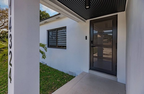 Golden Glades House | Superb Miami 4 Bedrooms, 3 Bath home, Perfect for Families & Groups