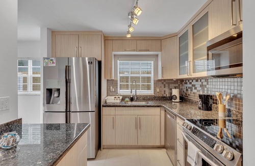 Fort Lauderdale Villa | ★ SuperVilla ★ Lakefront ★ Sunsets, SUP, Grill