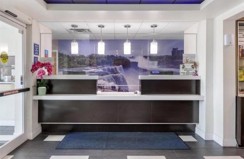 Niagara Falls Hotel | SureStay Plus Hotel by Best Western Niagara Falls East