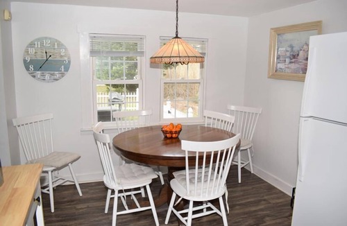 Deep Hole House | Surf & Wind- Fire Pit, Fenced in Yard