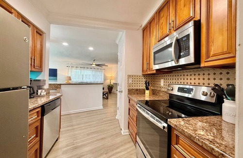 Dolphin Isles House | Surfers Paradise, Heated Pool, Steps away from the beach