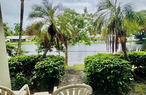 Lauderdale-by-the-Sea Apartment | Surfsider Resort