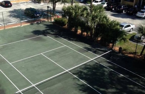 Lauderdale-by-the-Sea Apartment | Surfsider Resort