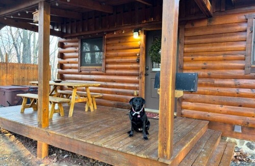 Stanardsville Cabin | Sweet Reunion Mountain Cabin