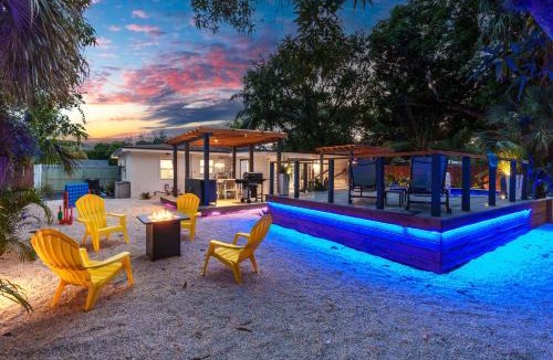 South Middle River House | Swim, Dine, and Relax - Your private paradise awaits