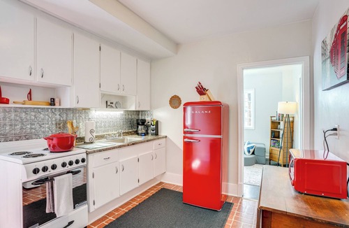 Lynchburg House | 'Swimming Under the Stars' Lynchburg Apt w/Pool!