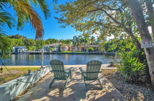 Coral Brook Apartment | Take It Easy - Studio Pool Waterfront