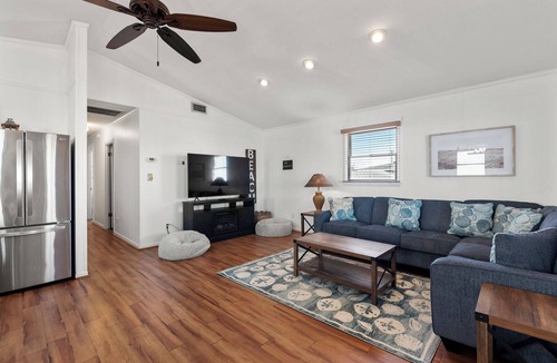 Kill Devil Hills House | Tanfastic: 5-Min Walk to Beach | Hot Tub | Dogs OK