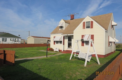 Tangier House | Tangier Island three bedroom house near the beach.