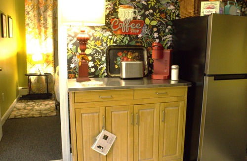Fall River Apartment | Taylor's Pharmacy Guesthouse