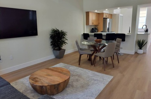 Hallandale Beach Ski Chalet | tElite Beach Residence 2065 Hallandale Beach