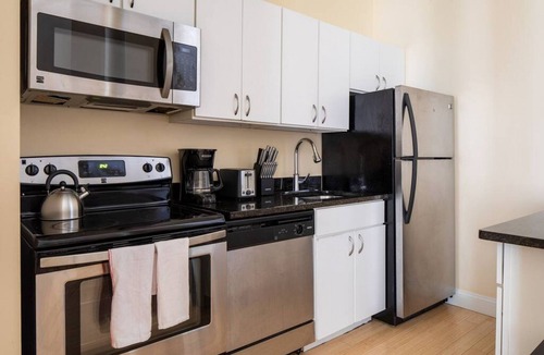 Downtown Boston Apartment | Temp204-4/2 · Downtown Xing | Lots of Light | Monthly Discounts