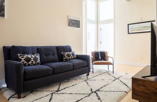 Downtown Boston Apartment | Temp204-4/2 · Downtown Xing | Lots of Light | Monthly Discounts