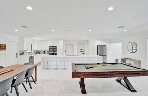 Lauderdale-by-the-Sea House | Terra Mar Island Walk to private Beach 3/3 heated pool spa