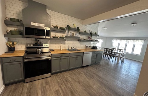 Georgetown House | The 1934 Farmhouse - close to the beaches