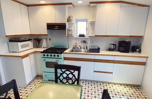 Ocean Grove House | THE ALBERT- 6 Mins Walk to Beach & Main Ave, 6 Beach Passes, Pet Friendly