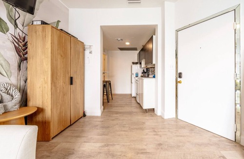 Flamingo/Lummus Apartment | The Amazing Art Deco studio in Ocean Drive